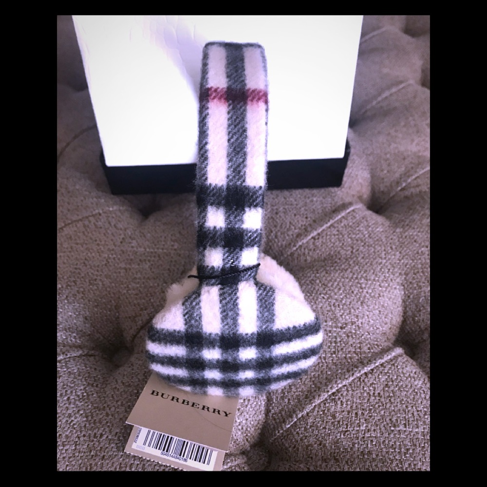 Burberry nova check ear muffs